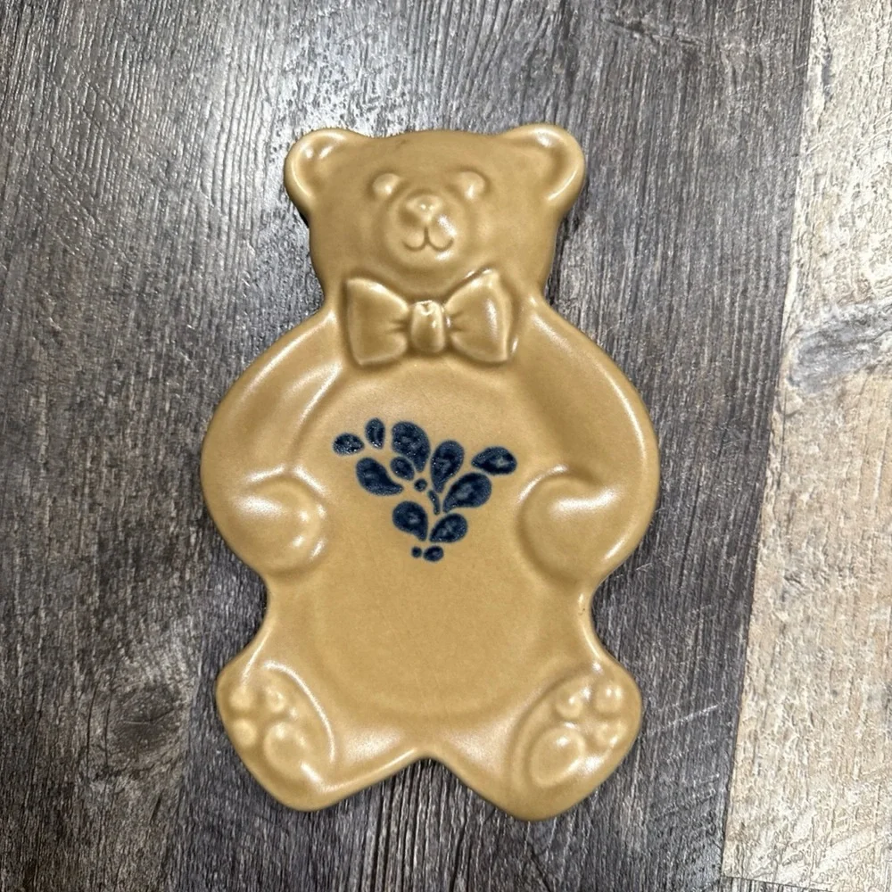 Pfaltzgraff Tan Bear Spoon Rest with Blue Floral Accent- Stoneware